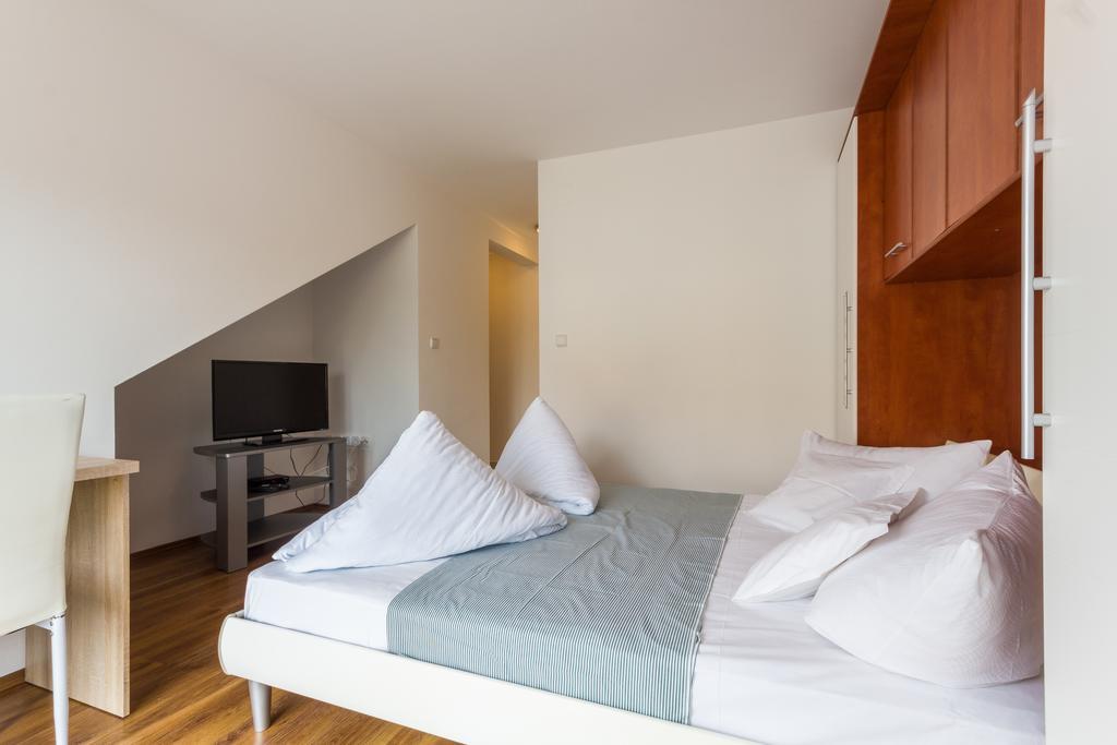 Apartments And Rooms Michaela Fažana Quarto foto