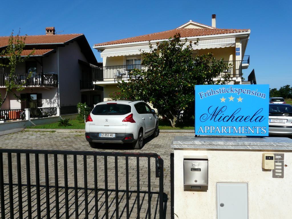 Apartments And Rooms Michaela Fažana Exterior foto